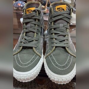 Vans army green Sk8-hi tops shoes